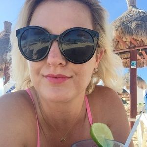 Meet your Posher, Brooke